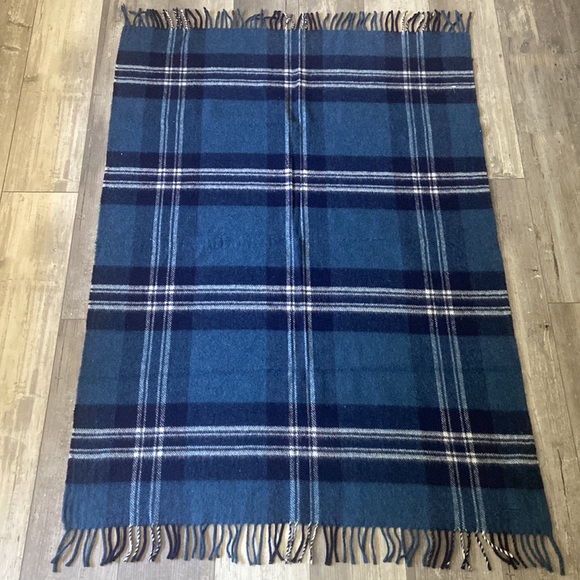 Vintage Wool Throw Archie Brown & Son of Bermuda - Picture 7 of 7